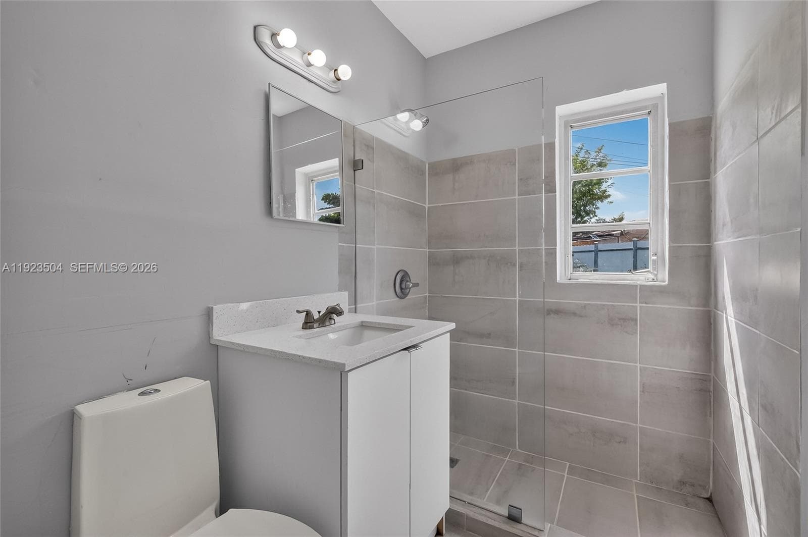 14801 Lincoln Blvd photo 24
