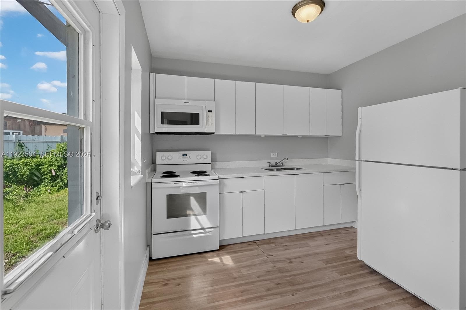 14801 Lincoln Blvd photo 19