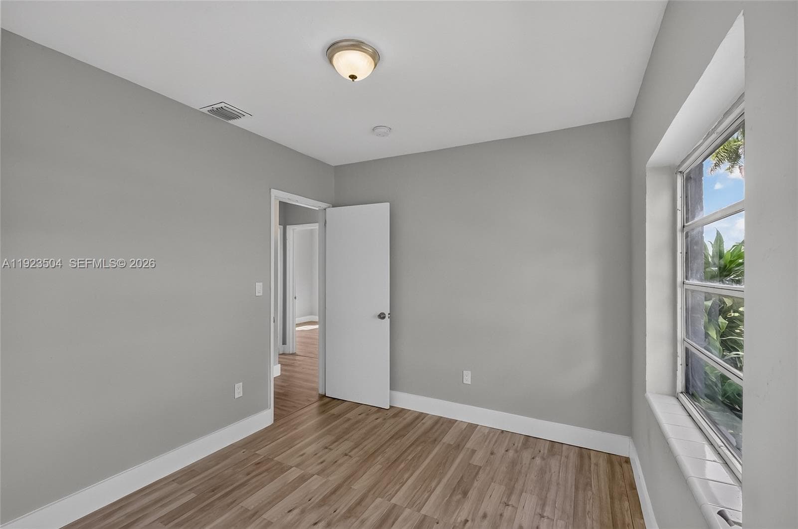 14801 Lincoln Blvd photo 31