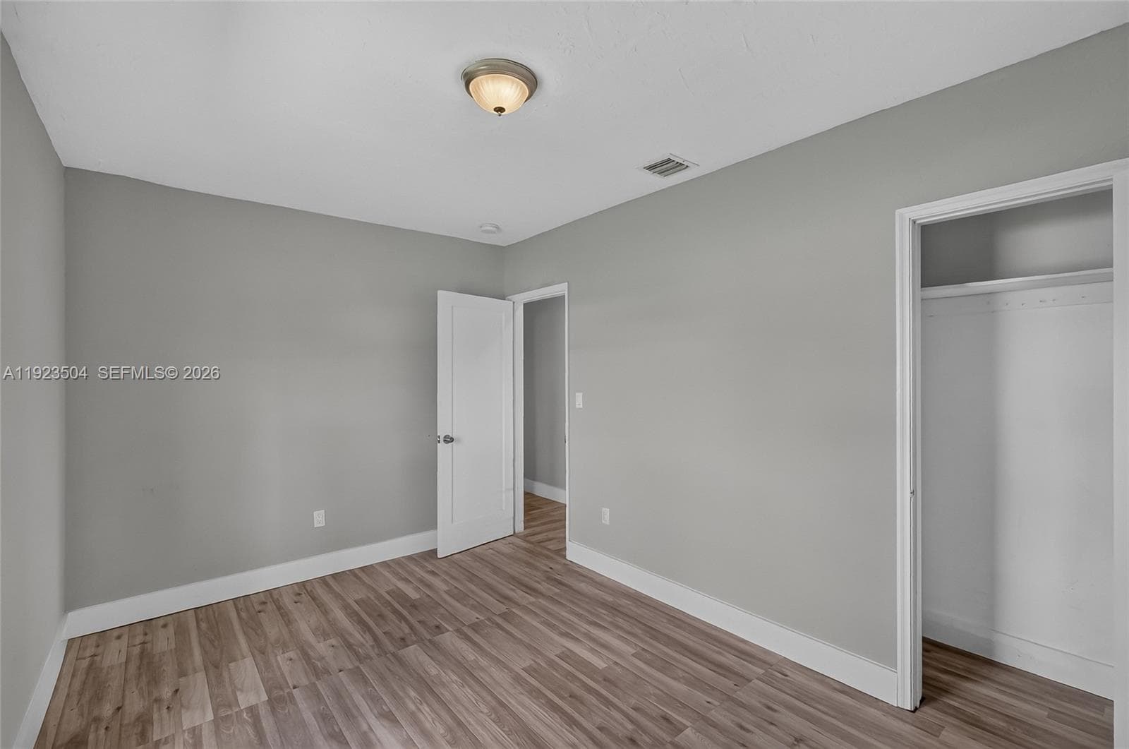 14801 Lincoln Blvd photo 29