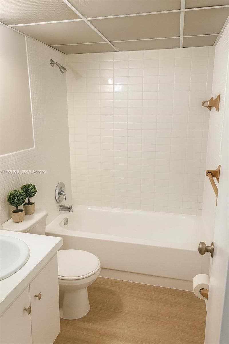 THE MERIDIAN CONDO · #502 in Miami Beach - Photo 9