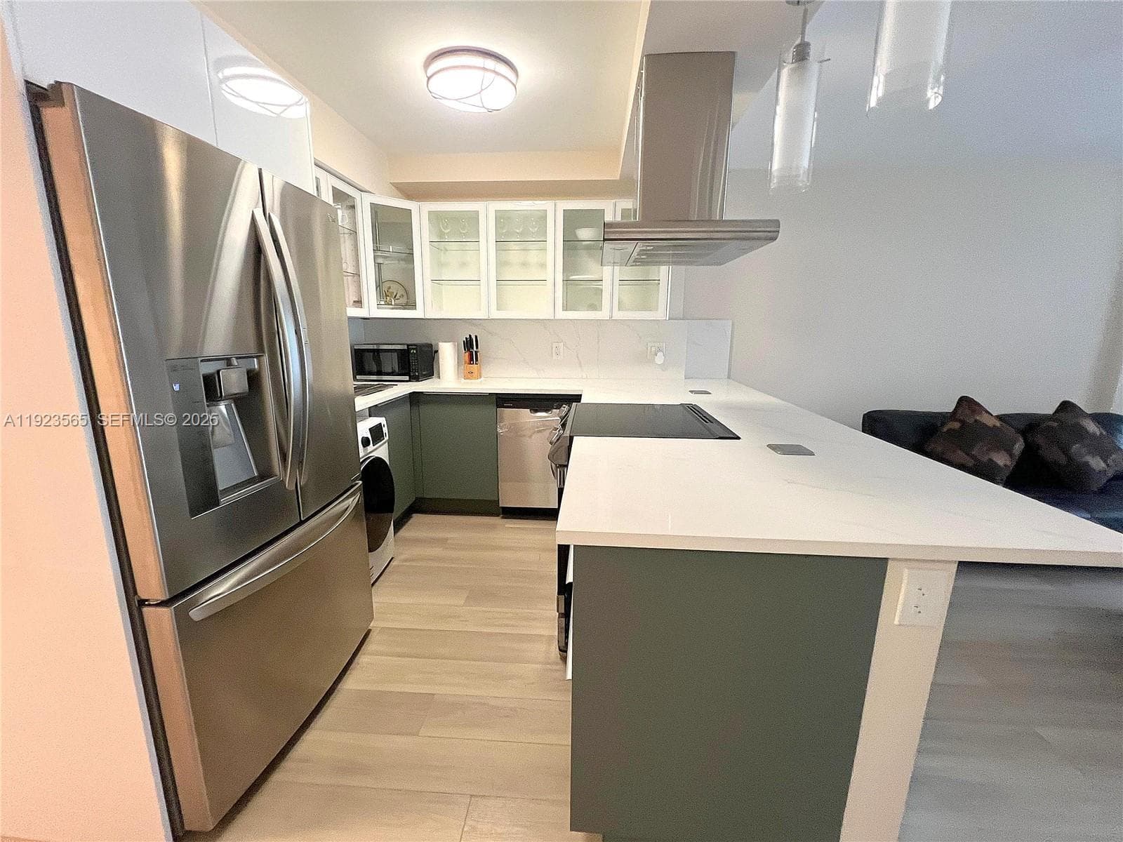 EASTERN SHORES WHITE HOUS · #104 in North Miami Beach - Photo 7