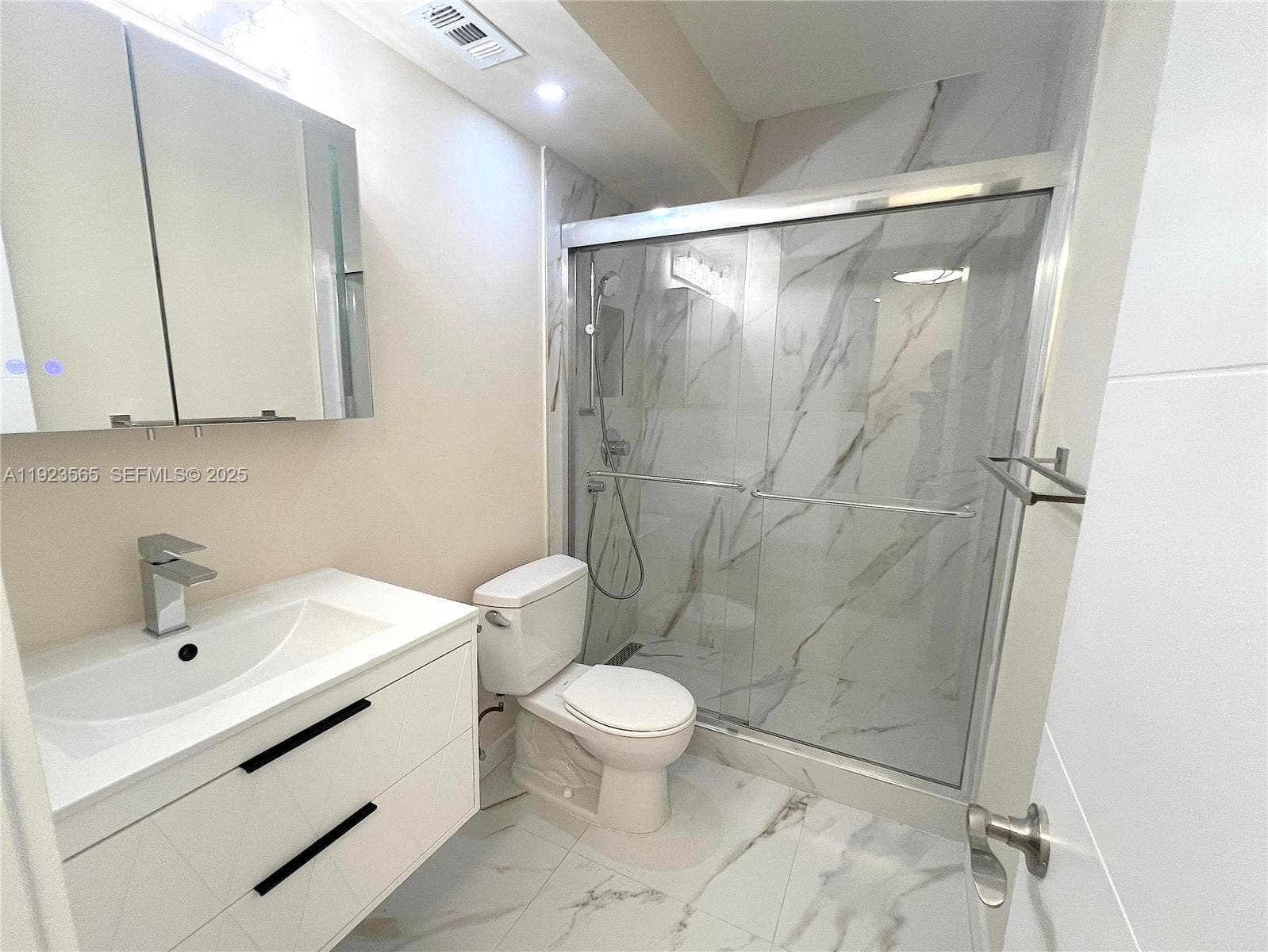 EASTERN SHORES WHITE HOUS · #104 in North Miami Beach - Photo 20