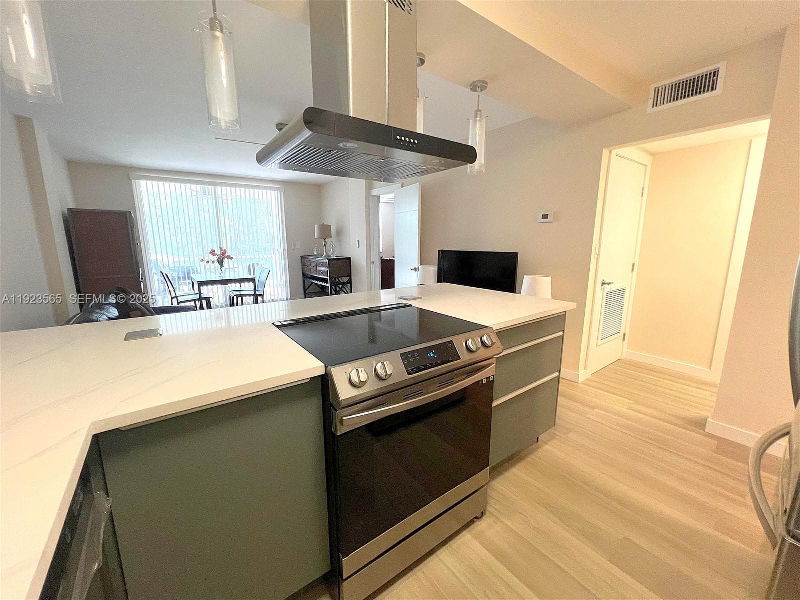 EASTERN SHORES WHITE HOUS · #104 in North Miami Beach - Photo 9