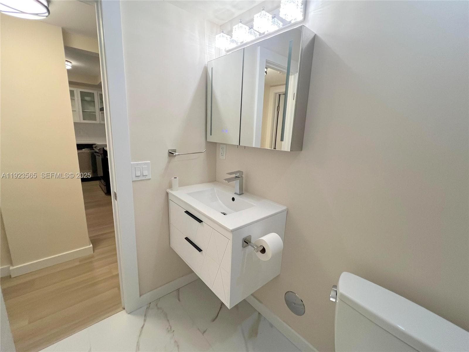 EASTERN SHORES WHITE HOUS · #104 in North Miami Beach - Photo 19