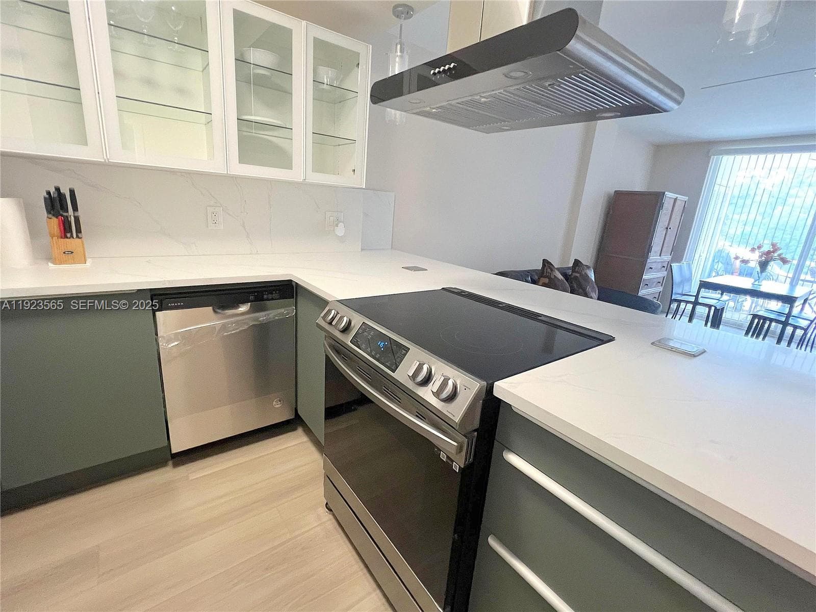 EASTERN SHORES WHITE HOUS · #104 in North Miami Beach - Photo 8
