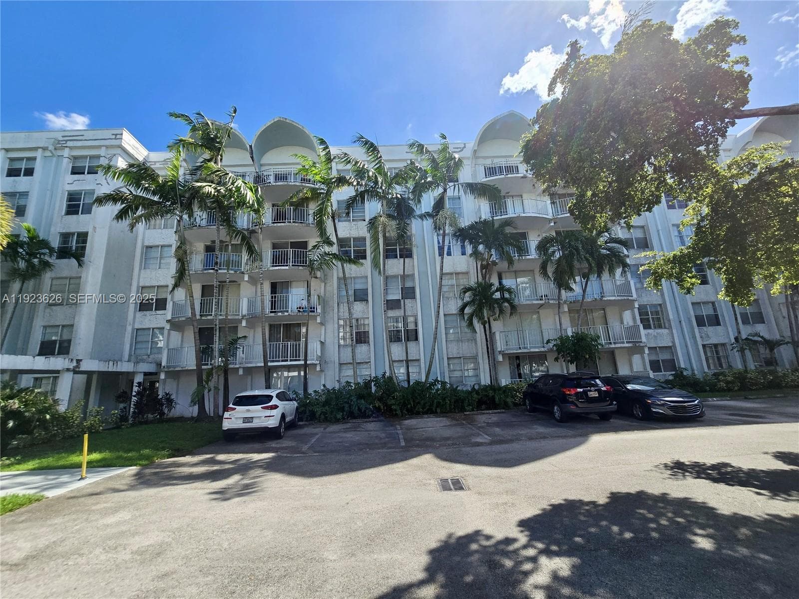 MONTECARLO CONDO · #D-405 in Miami - Photo 9