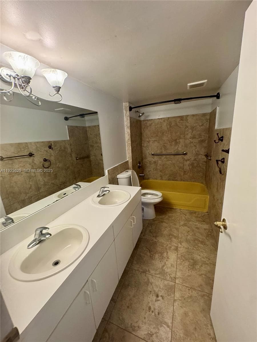 PINEHURST CLUB CONDO · #5-307 in Hollywood - Photo 12