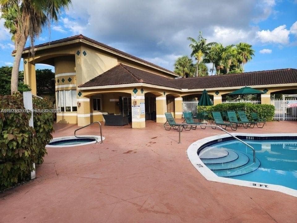 PINEHURST CLUB CONDO · #5-307 in Hollywood - Photo 22
