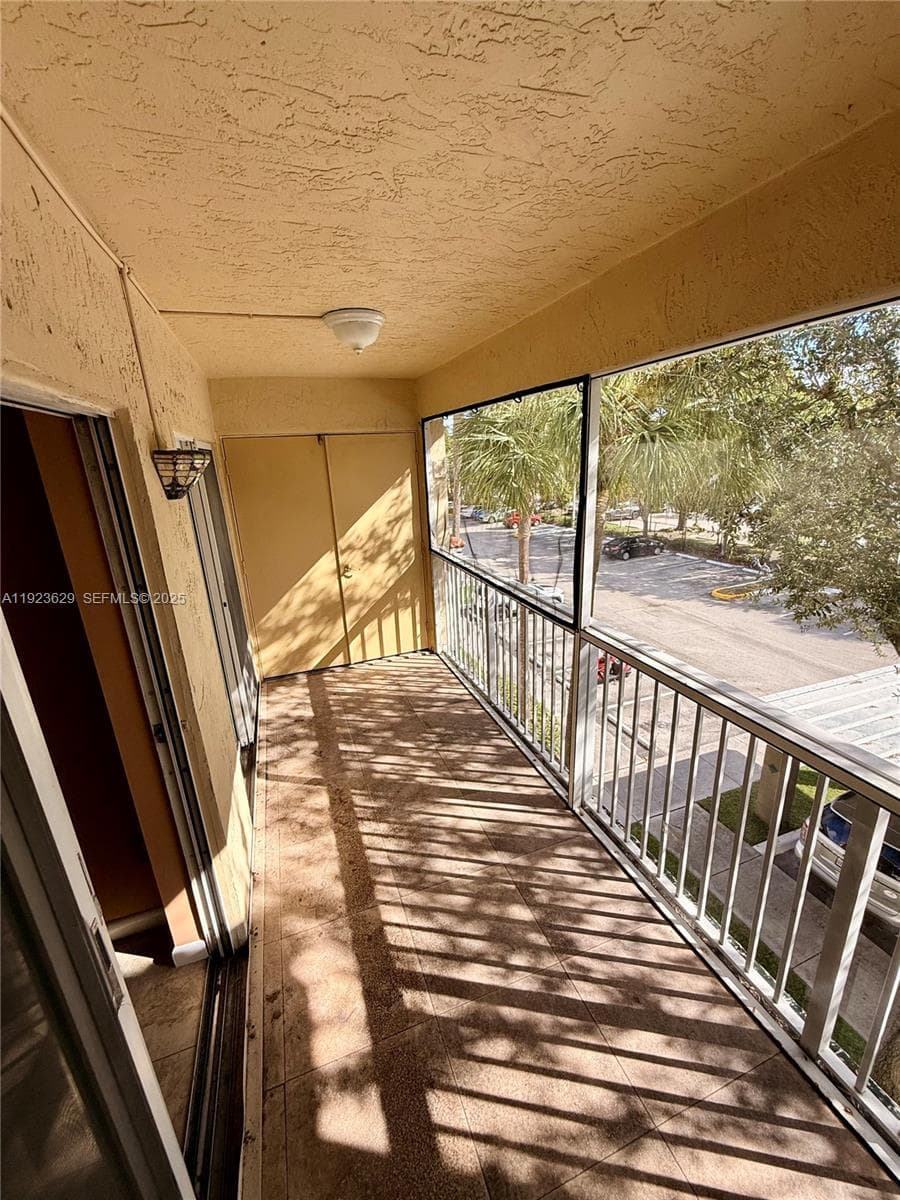 Screened Balcony