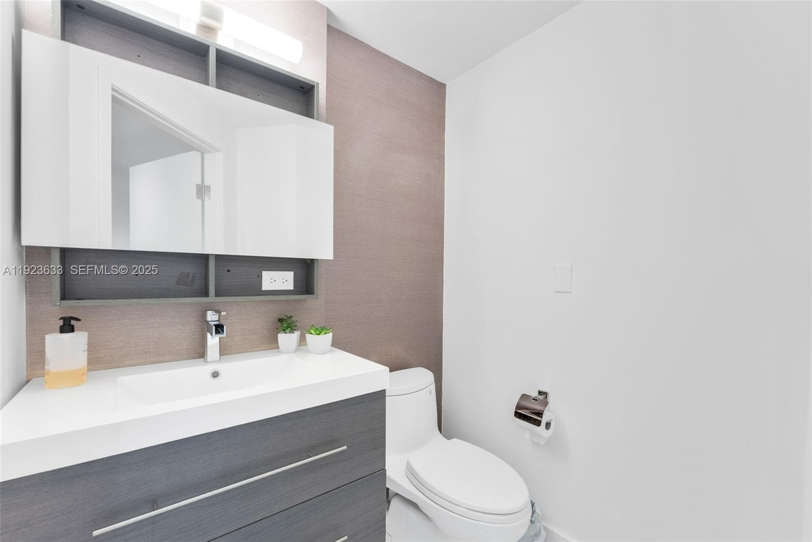 MARINA TOWER · #7D in Aventura - Photo 22