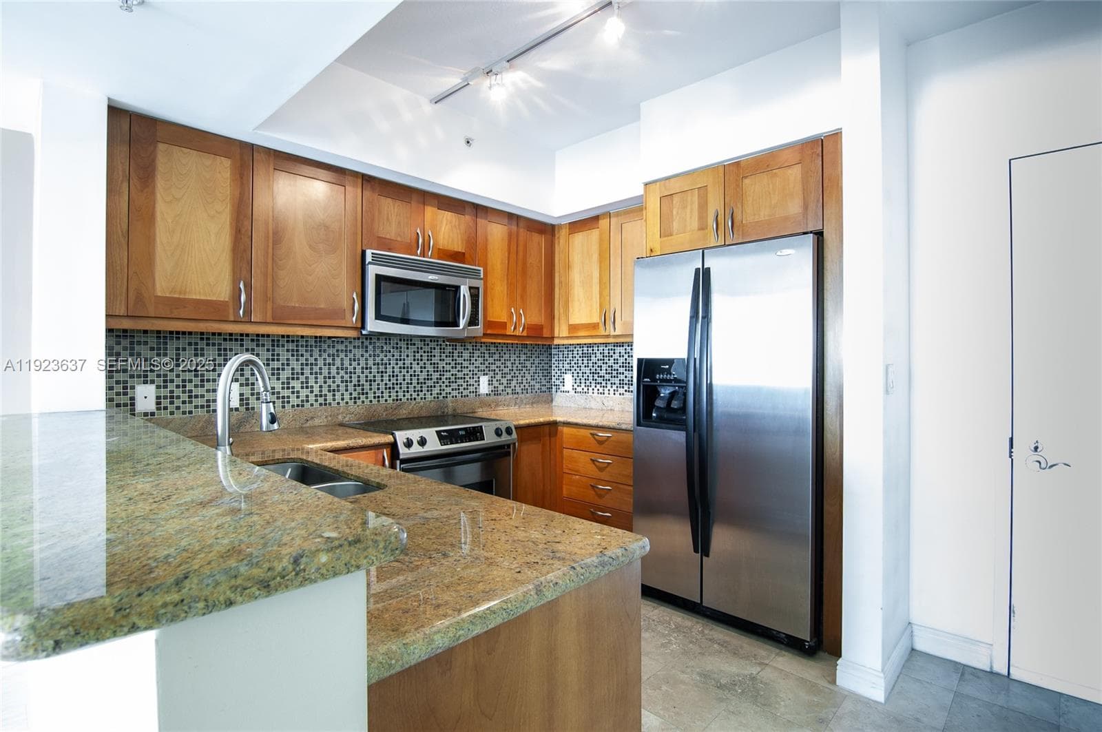 DUO CONDO WEST · #1508W in Hallandale Beach - Photo 2