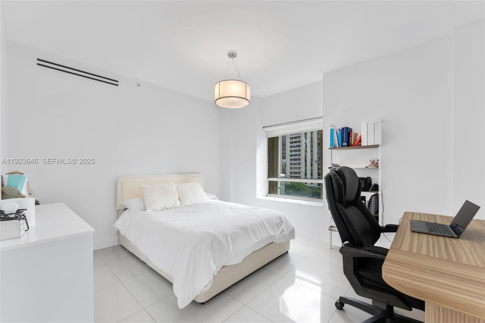 MARINA TOWER CONDO · #7D in Aventura - Photo 18