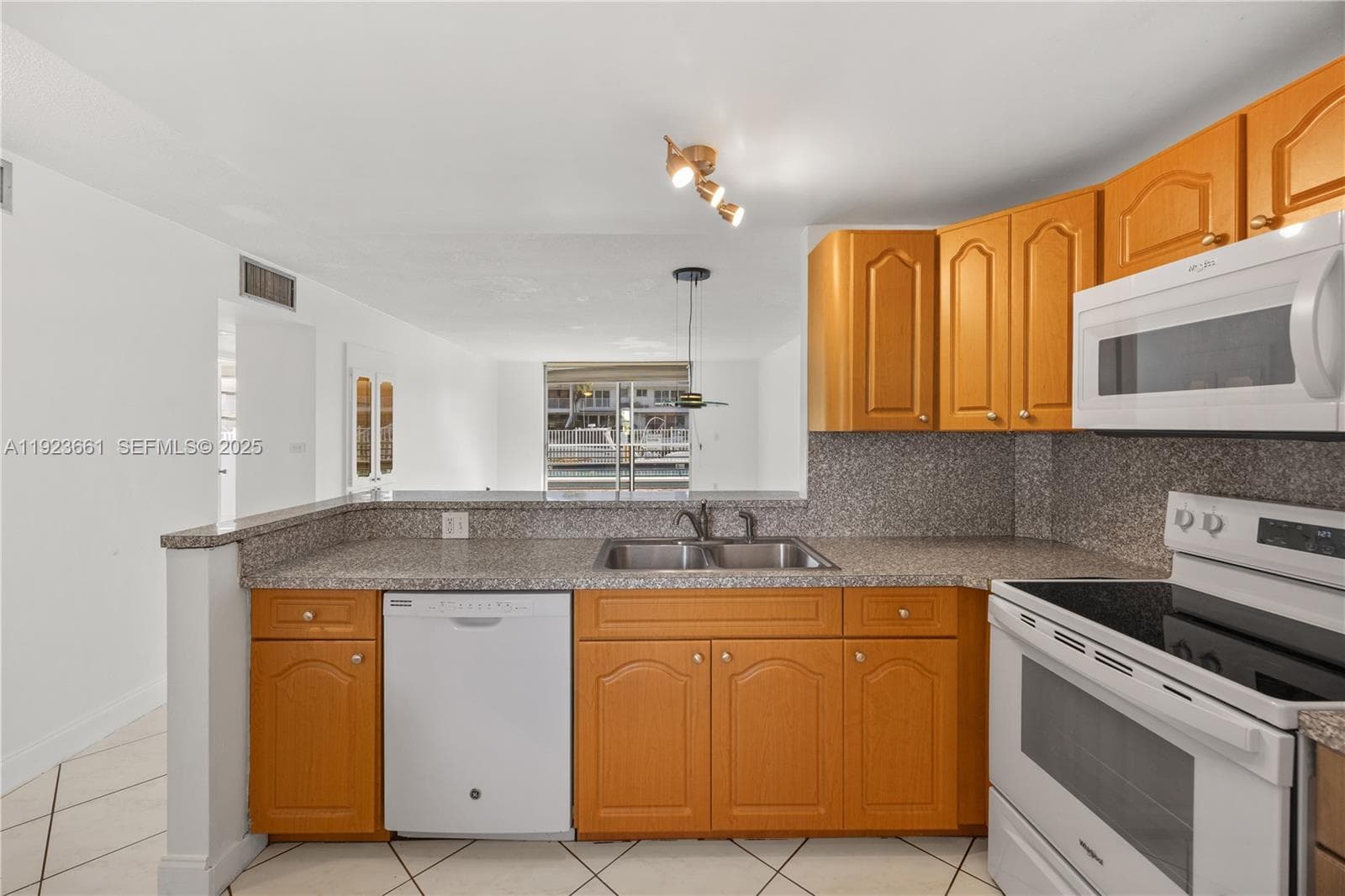 Eden Isles · #112 in North Miami Beach - Photo 23