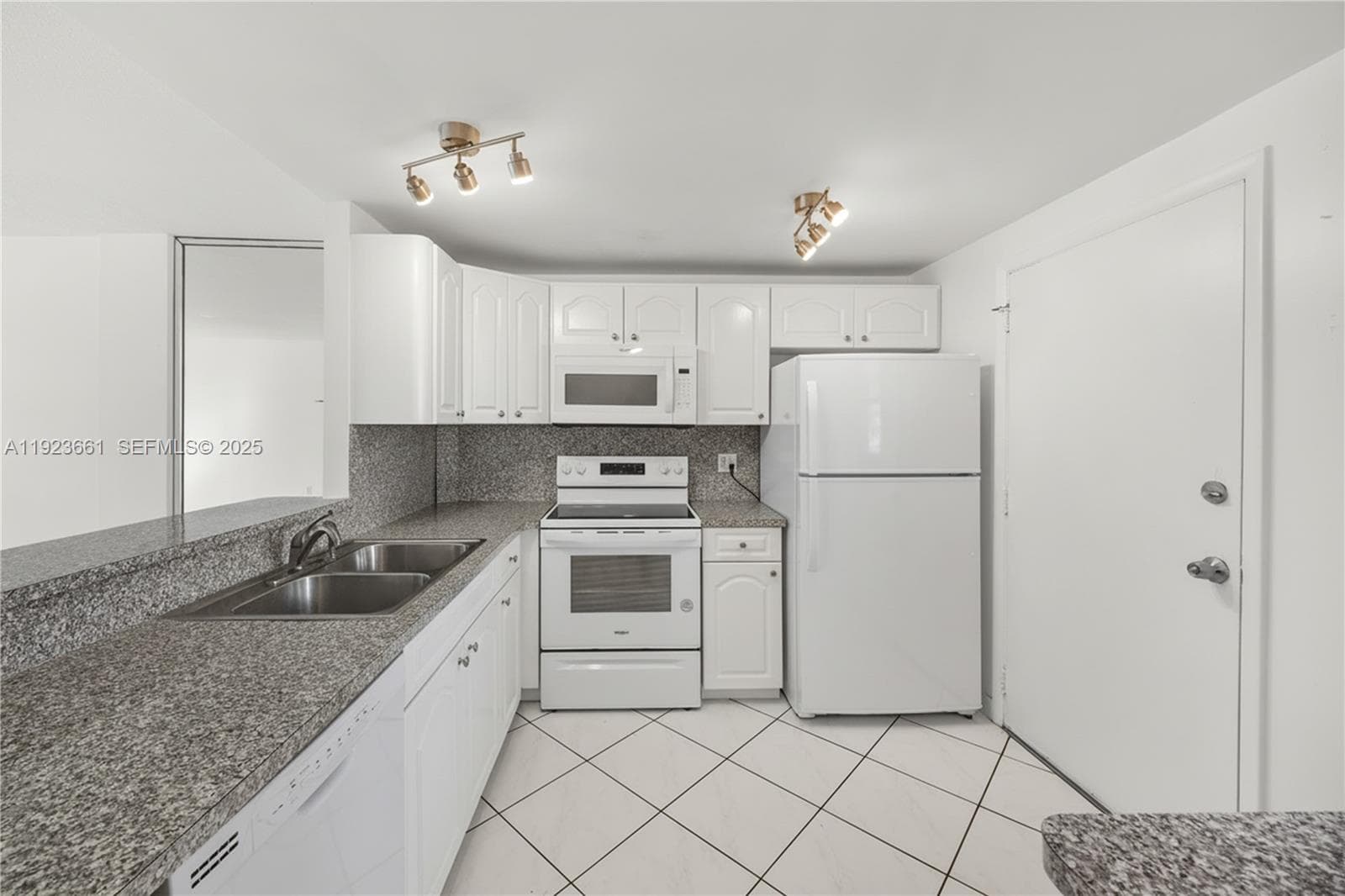 Eden Isles · #112 in North Miami Beach - Photo 10