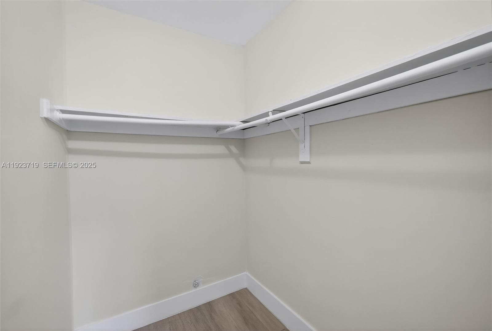 615 Ne 26TH St · #8 in Wilton Manors - Photo 15