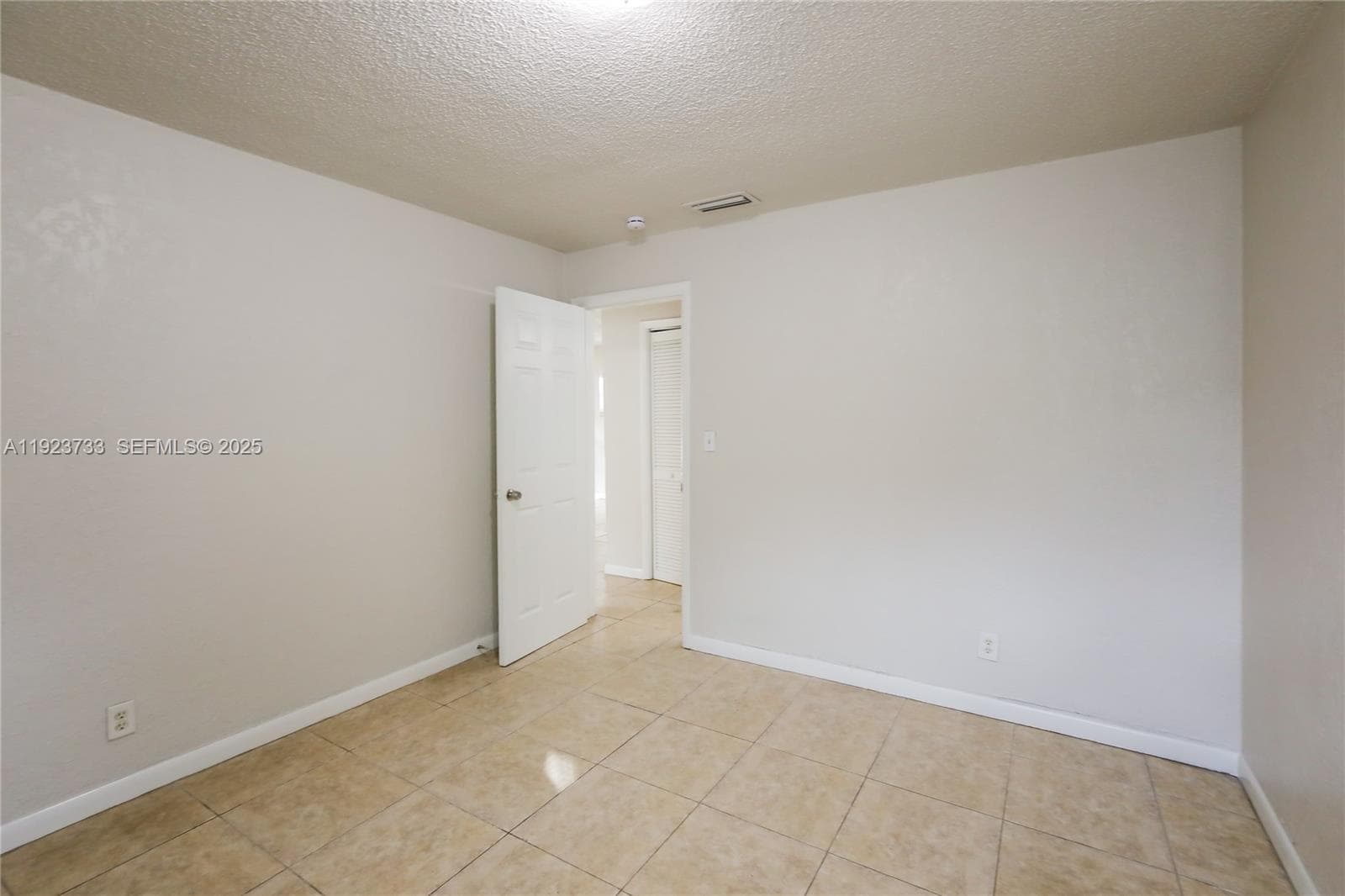 5288 N Andrews Ave #0 photo 9