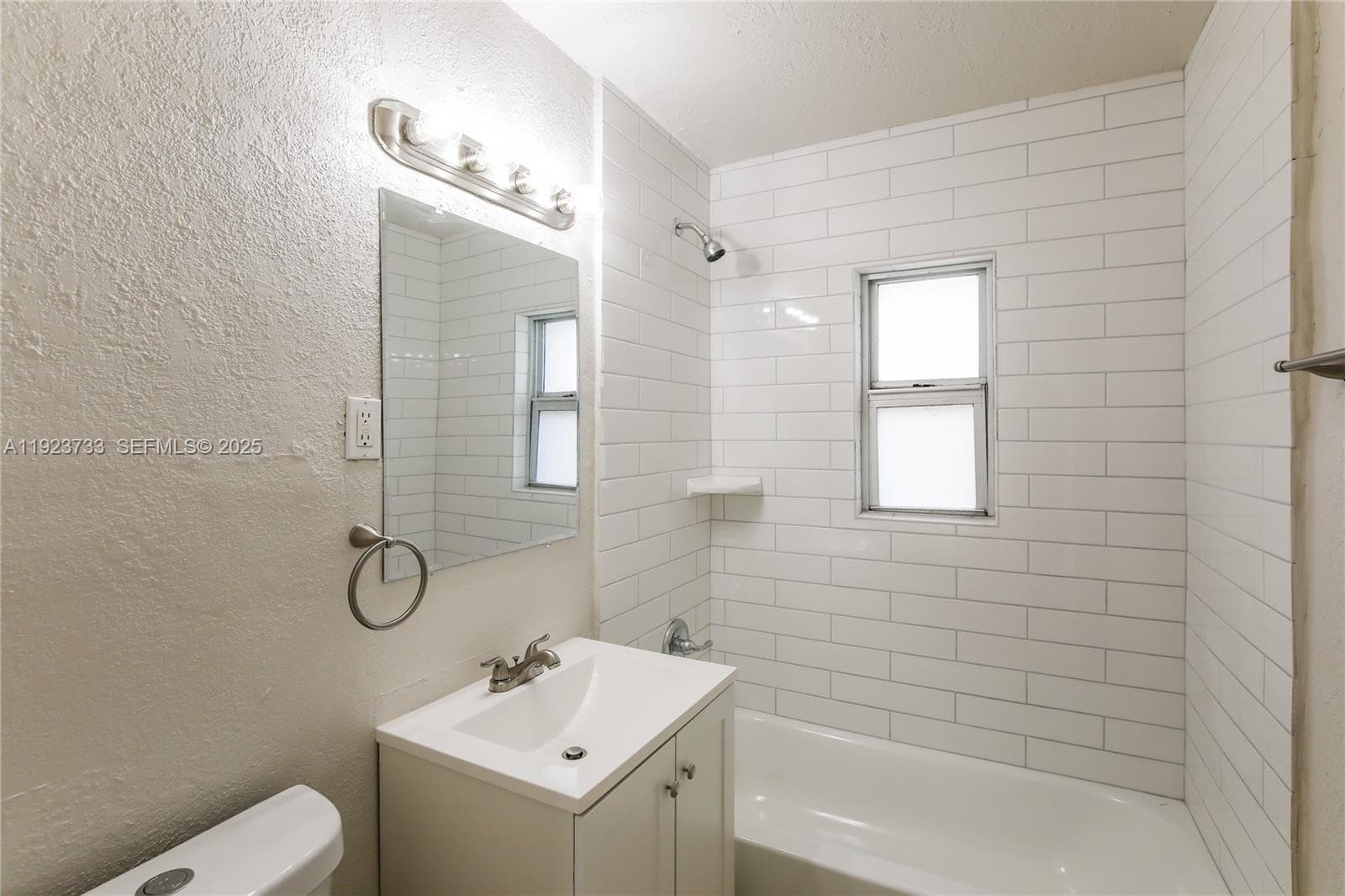 5288 N Andrews Ave #0 photo 14