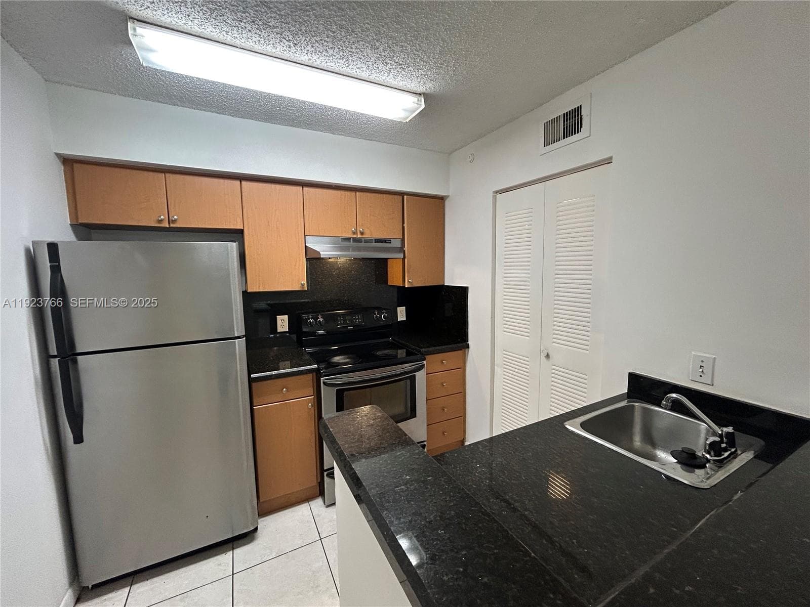 HOLLYWOOD PARC CONDOMINIU · #15-2 in Hollywood - Photo 1