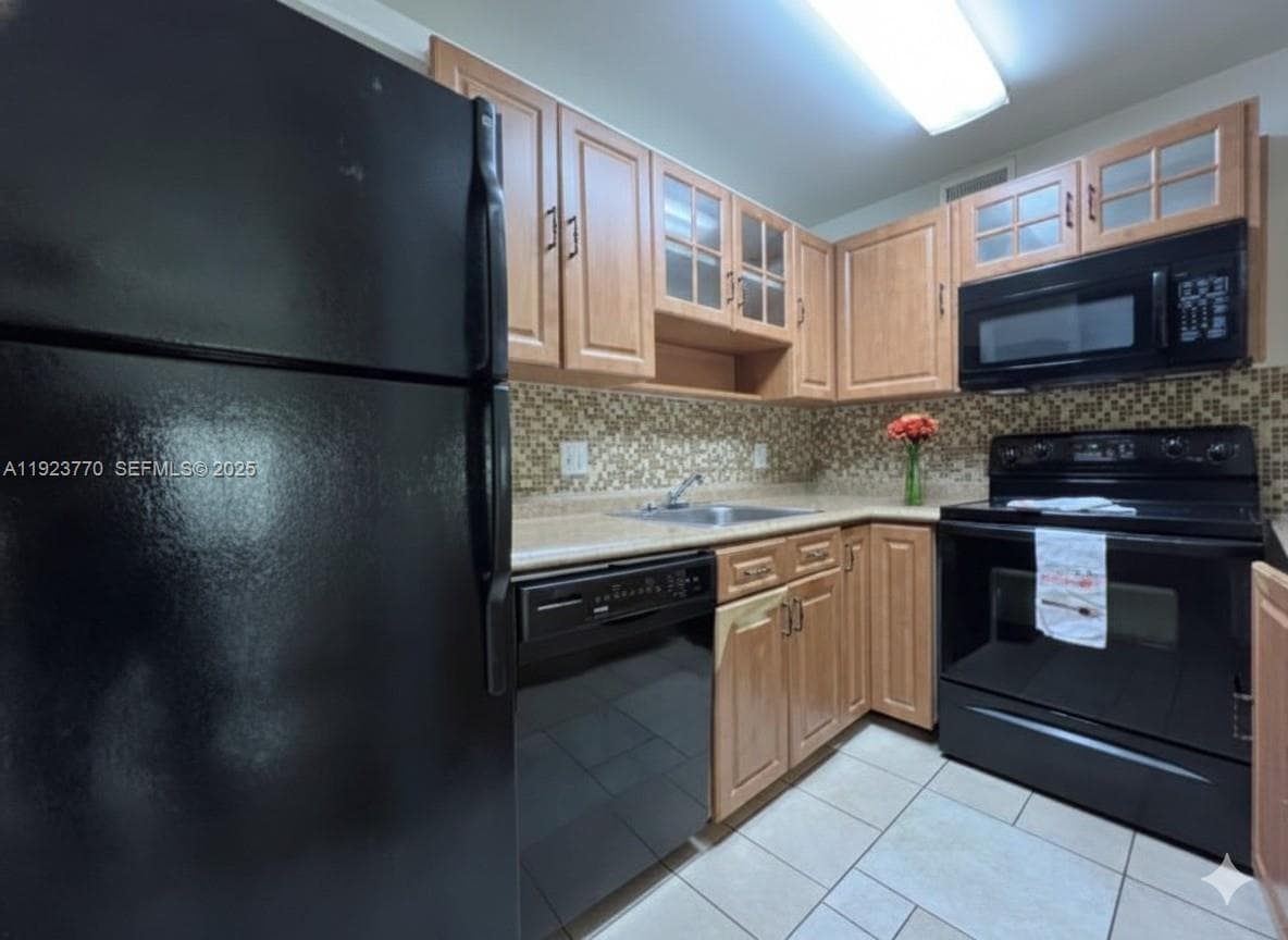 PALM AIRE GARDENS CONDO · #15 in Pompano Beach - Photo 5