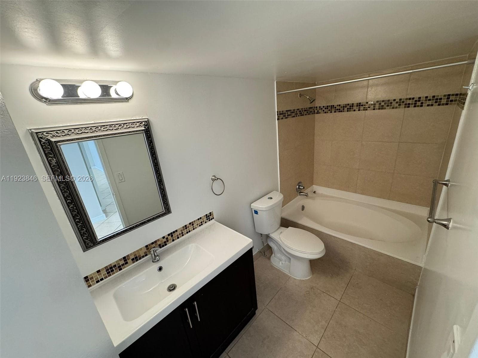 OCEANVIEW PARK CONDO · #124 in Hallandale Beach - Photo 7