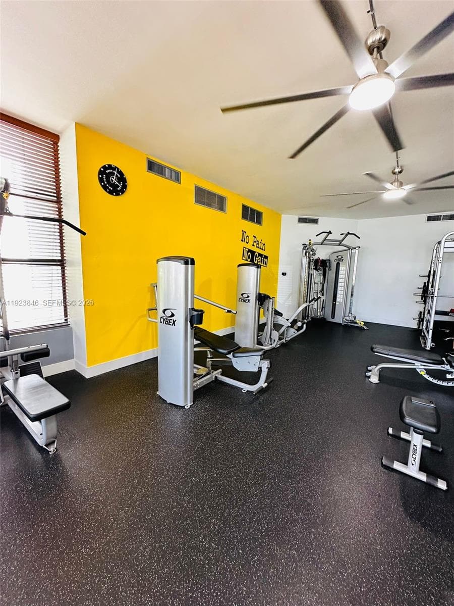 OCEANVIEW PARK CONDO · #124 in Hallandale Beach - Photo 14