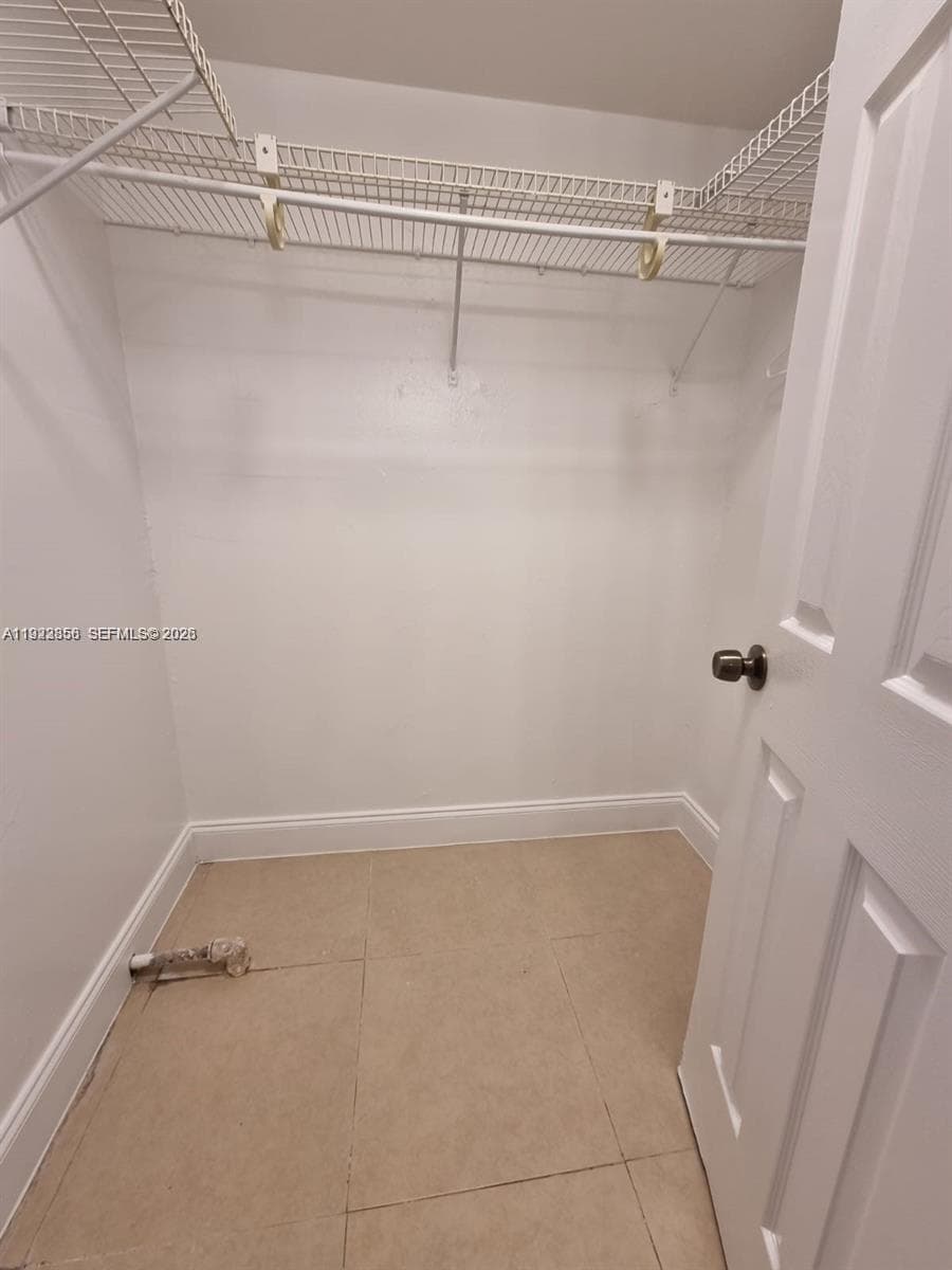 BISCAYNE COVE CONDO · #112 in Miami - Photo 6