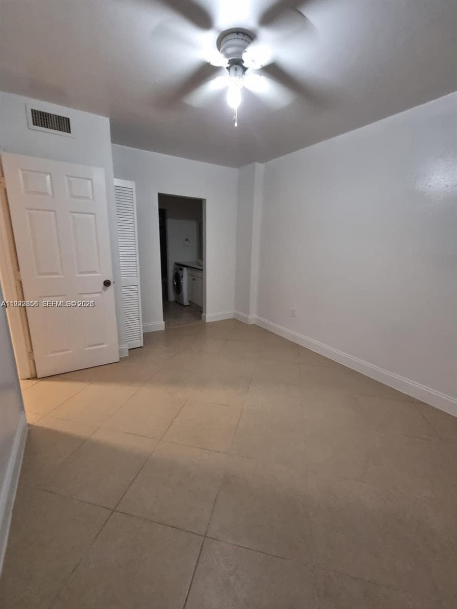 BISCAYNE COVE CONDO · #112 in Miami - Photo 5