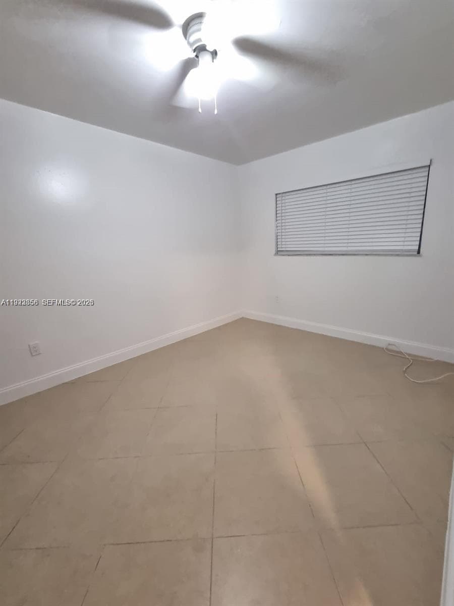 BISCAYNE COVE CONDO · #112 in Miami - Photo 4