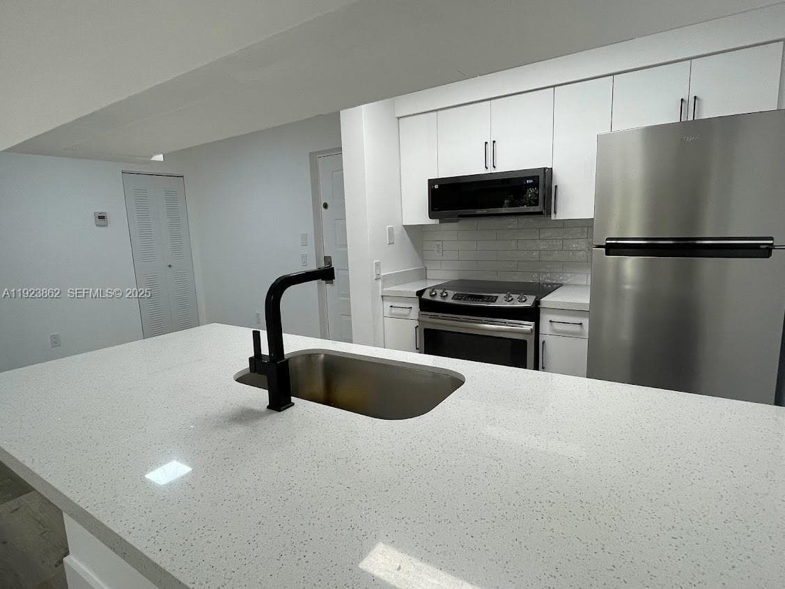 PINEHURST CLUB CONDO · #4-306 in Hollywood - Photo 3