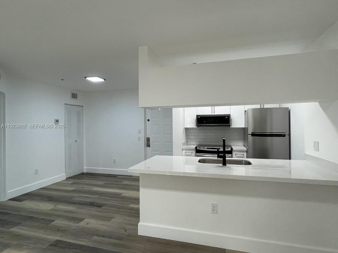 PINEHURST CLUB CONDO · #4-306 in Hollywood - Photo 9