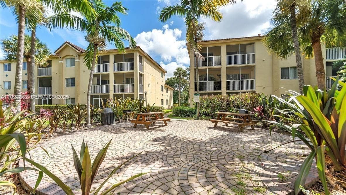 PINEHURST CLUB CONDO · #4-306 in Hollywood - Photo 30