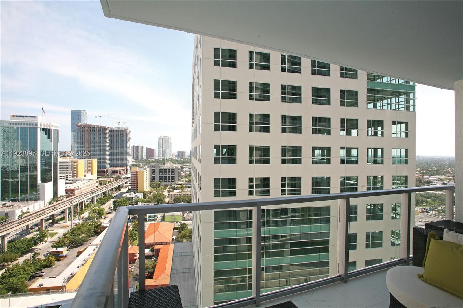 Latitude on the River · #1612 in Miami - Photo 3