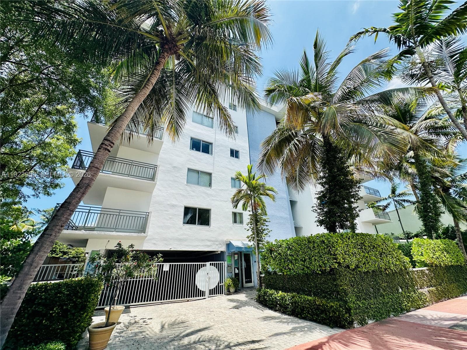 PALMS OF ALTON ROAD CONDO · #502 in Miami Beach - Photo 2