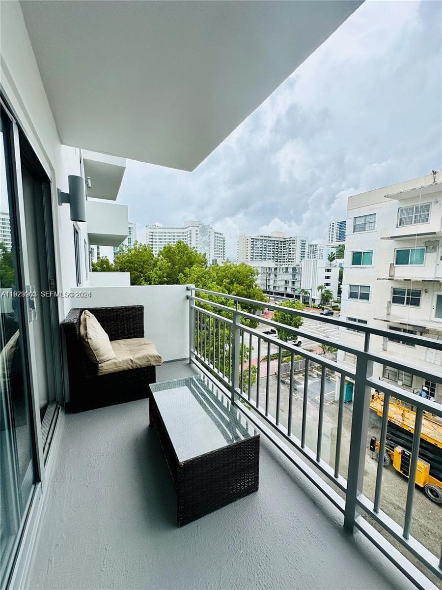 PALMS OF ALTON ROAD CONDO · #502 in Miami Beach - Photo 6