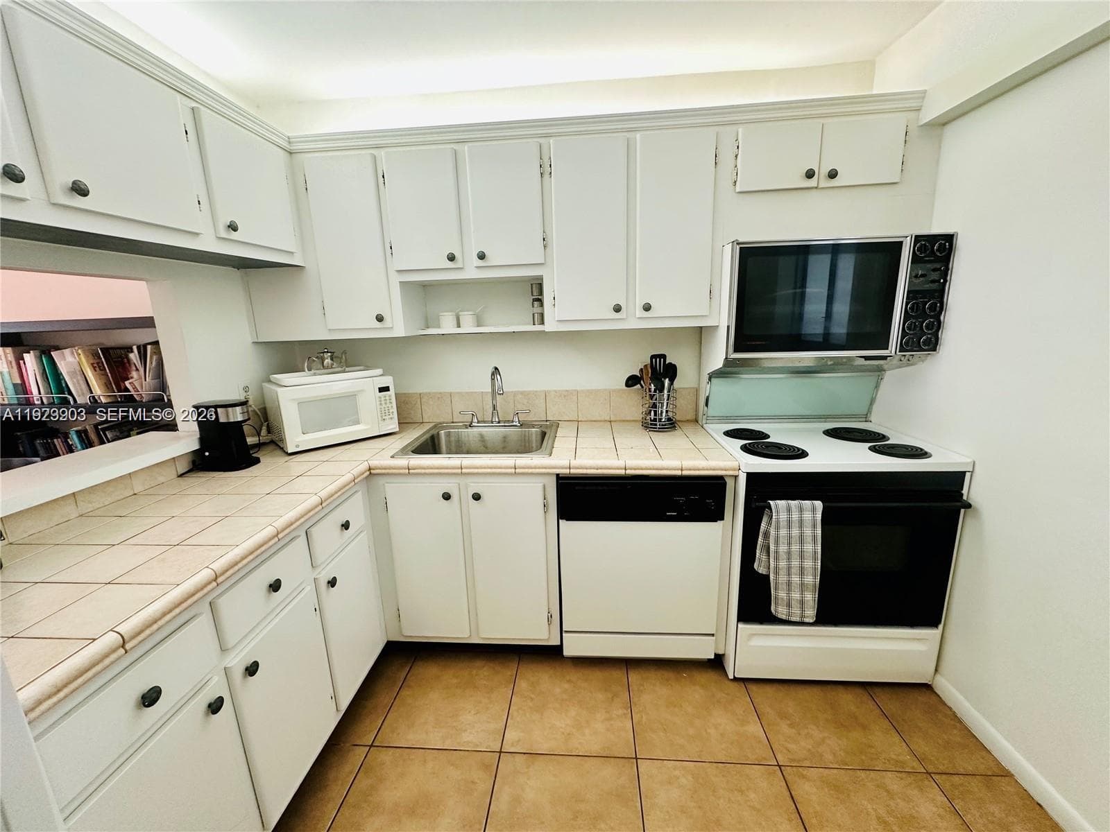 PALMS OF ALTON ROAD CONDO · #502 in Miami Beach - Photo 11