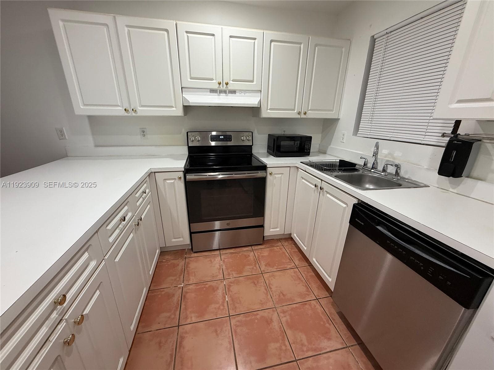 New dish washer and oven