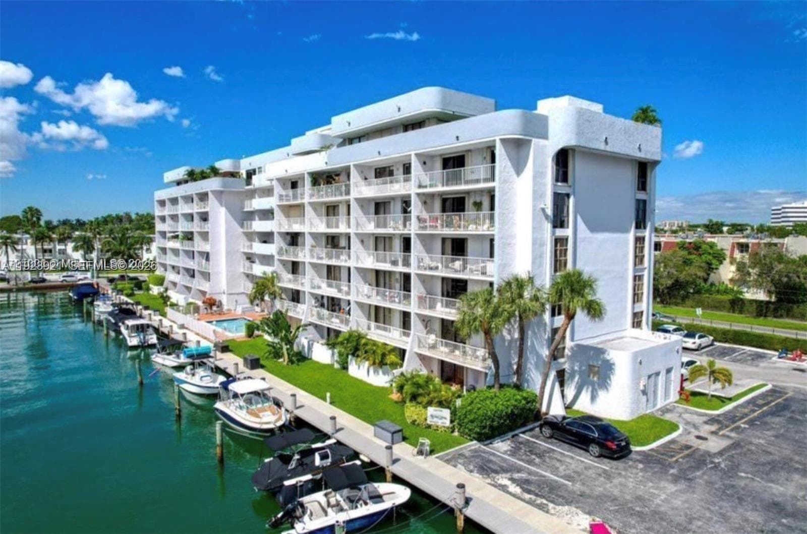 CRICKET CLUBHOUSE CONDO · #405 in Miami - Photo 1