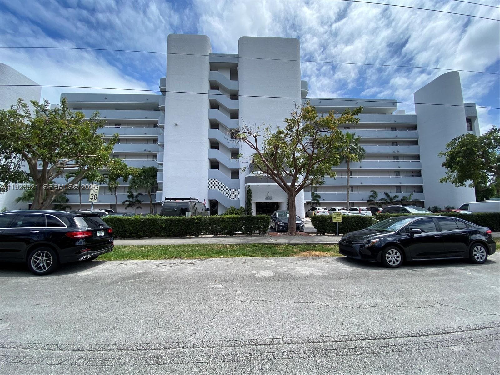 CRICKET CLUBHOUSE CONDO · #405 in Miami - Photo 24
