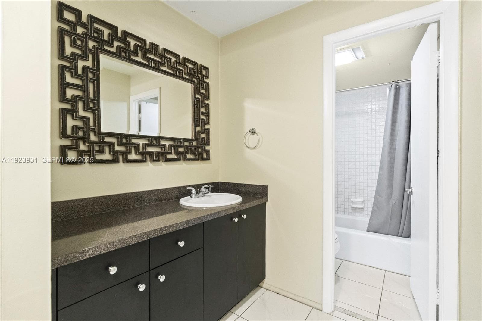 EMERALD HILLS · #206 in Hollywood - Photo 14