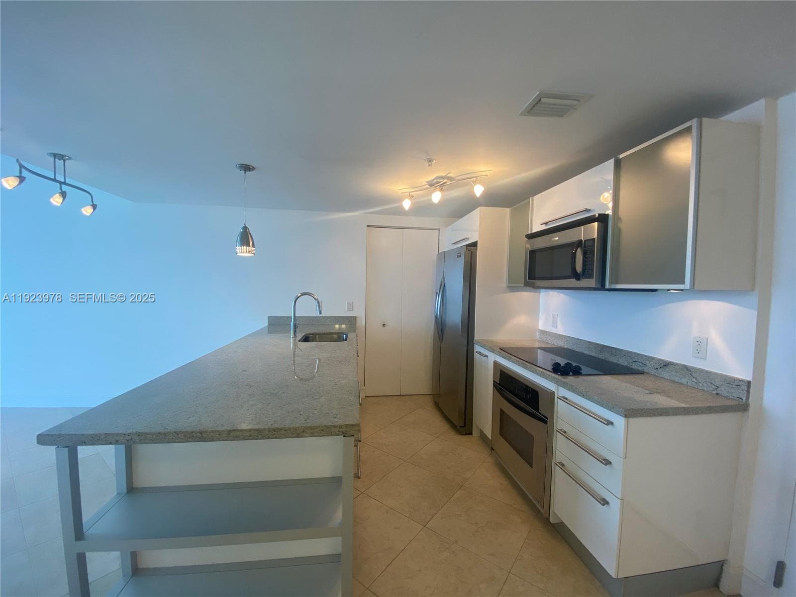Latitude on the River · #3607 in Miami - Photo 2