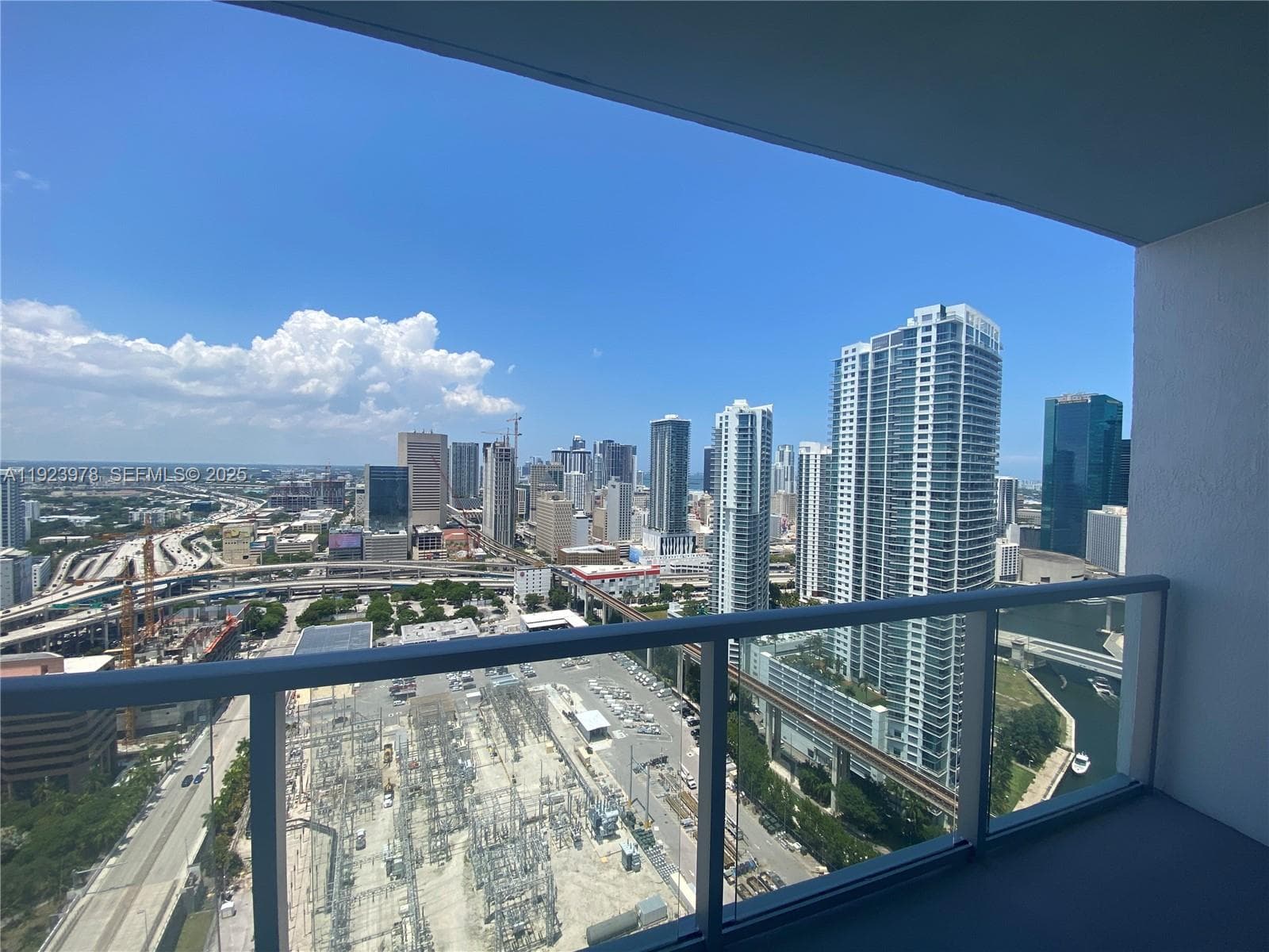Latitude on the River · #3607 in Miami - Photo 17