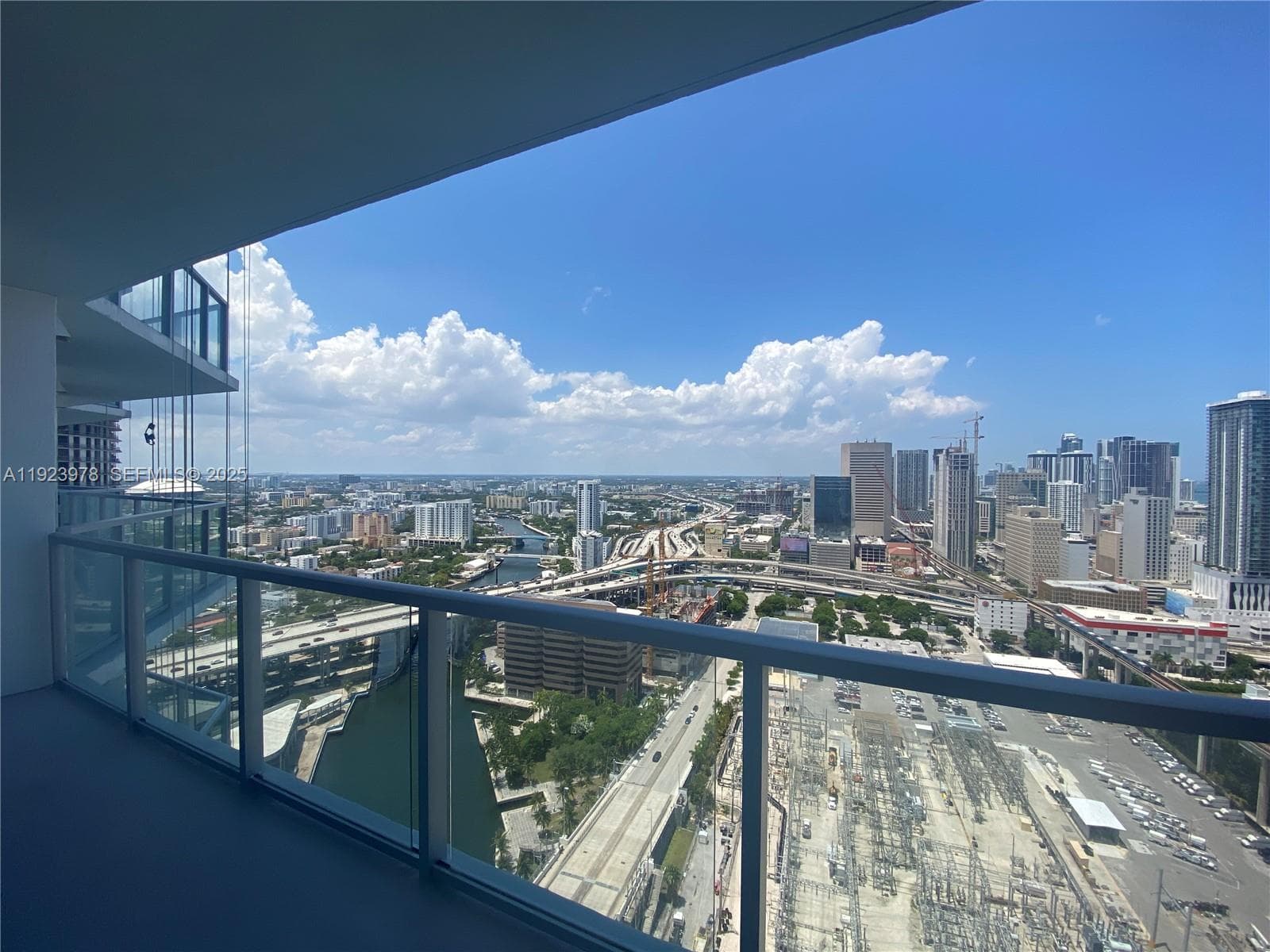 Latitude on the River · #3607 in Miami - Photo 16