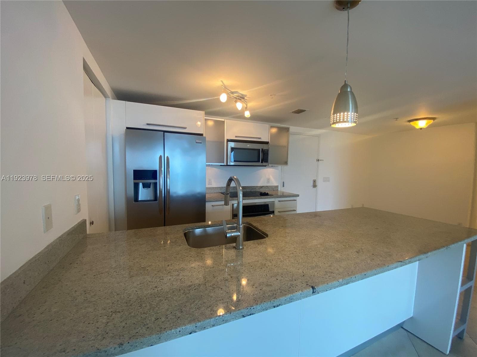 Latitude on the River · #3607 in Miami - Photo 3
