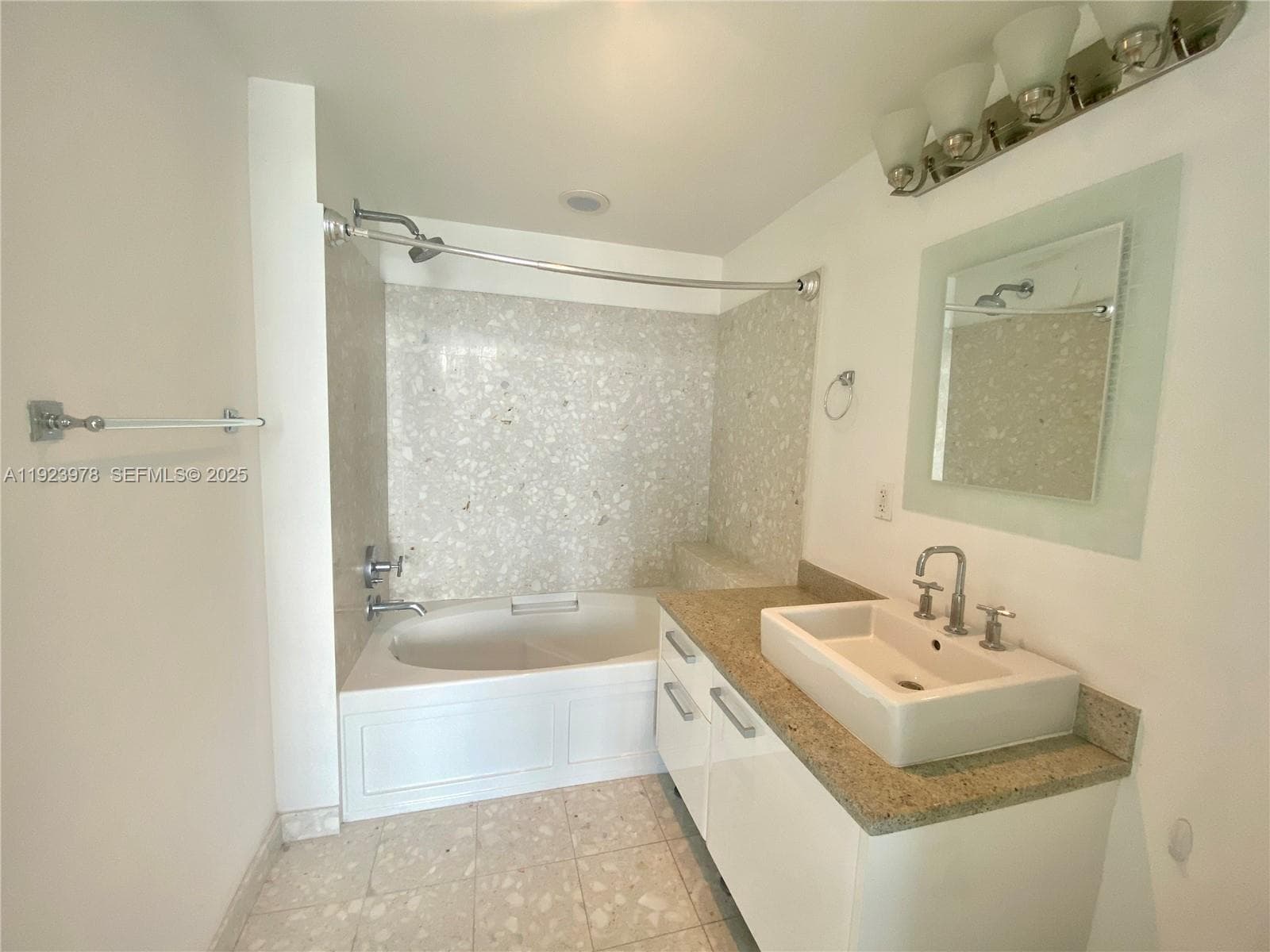 Latitude on the River · #3607 in Miami - Photo 10
