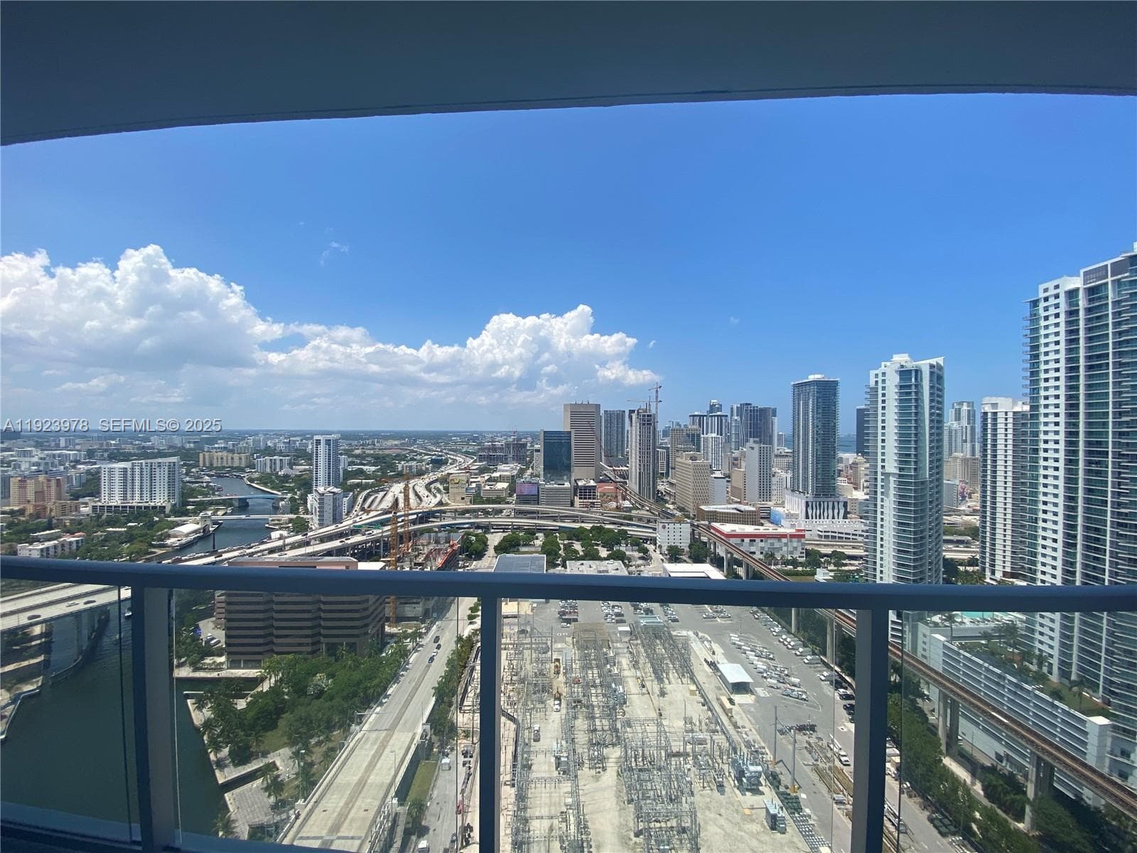 Latitude on the River · #3607 in Miami - Photo 18