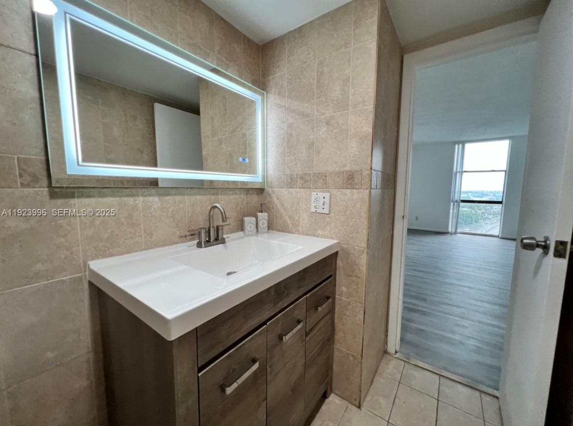 SAILBOAT CAY CONDO · #1205 in North Miami - Photo 19