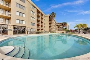 YACHT CLUB CONDO (THE) · #111 in Hallandale Beach - Photo 2