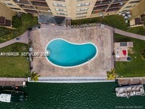 YACHT CLUB CONDO (THE) · #111 in Hallandale Beach - Photo 3