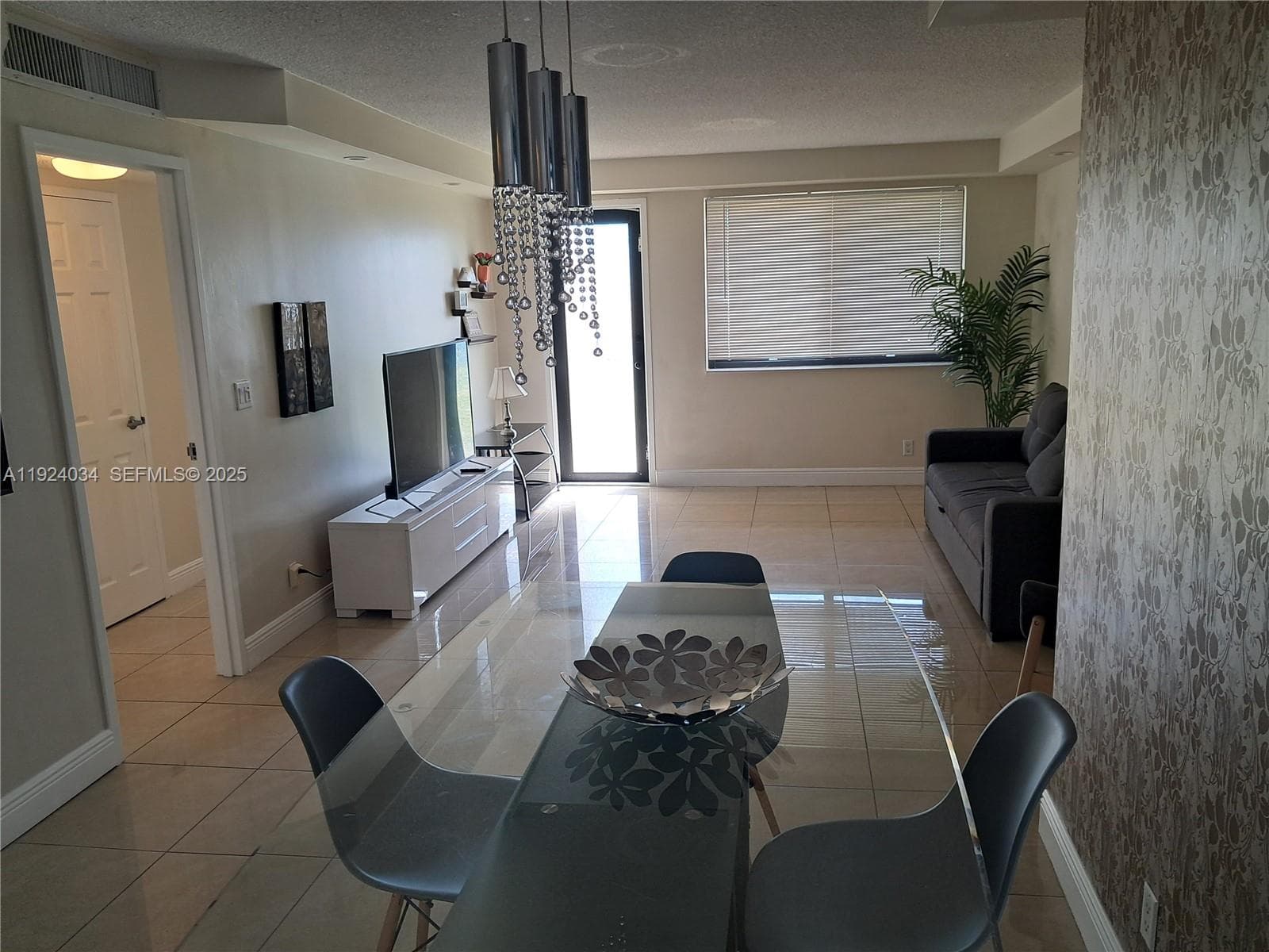YACHT CLUB CONDO (THE) · #111 in Hallandale Beach - Photo 10